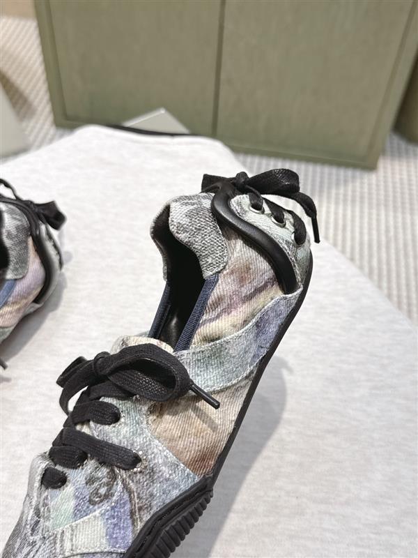 2025112716569985 310